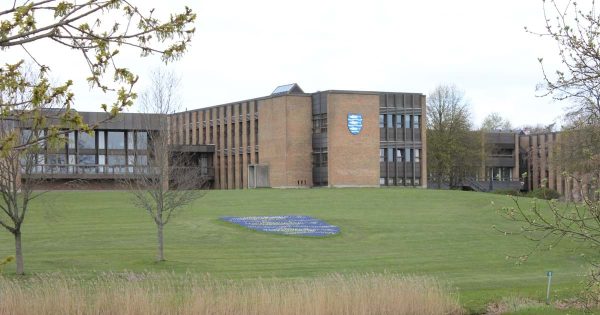 Aabenraa Kommune har samlet skole-it og administrativ it i nyt netværksmiljø og sat turbo på automatiseringen